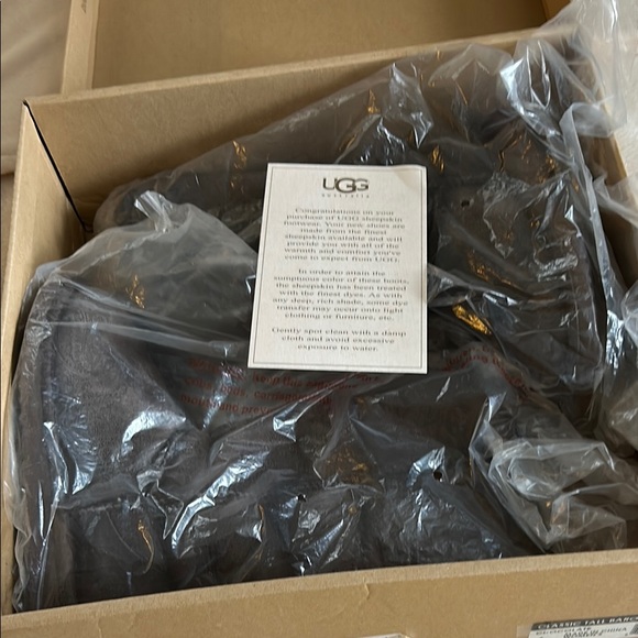 UGG Chocolate Classic Tall Baroque - Picture 11 of 12